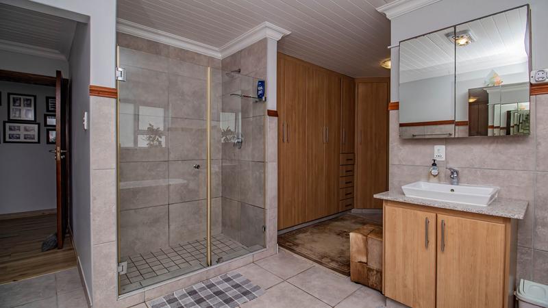 9 Bedroom Property for Sale in Outeniqua Strand Western Cape